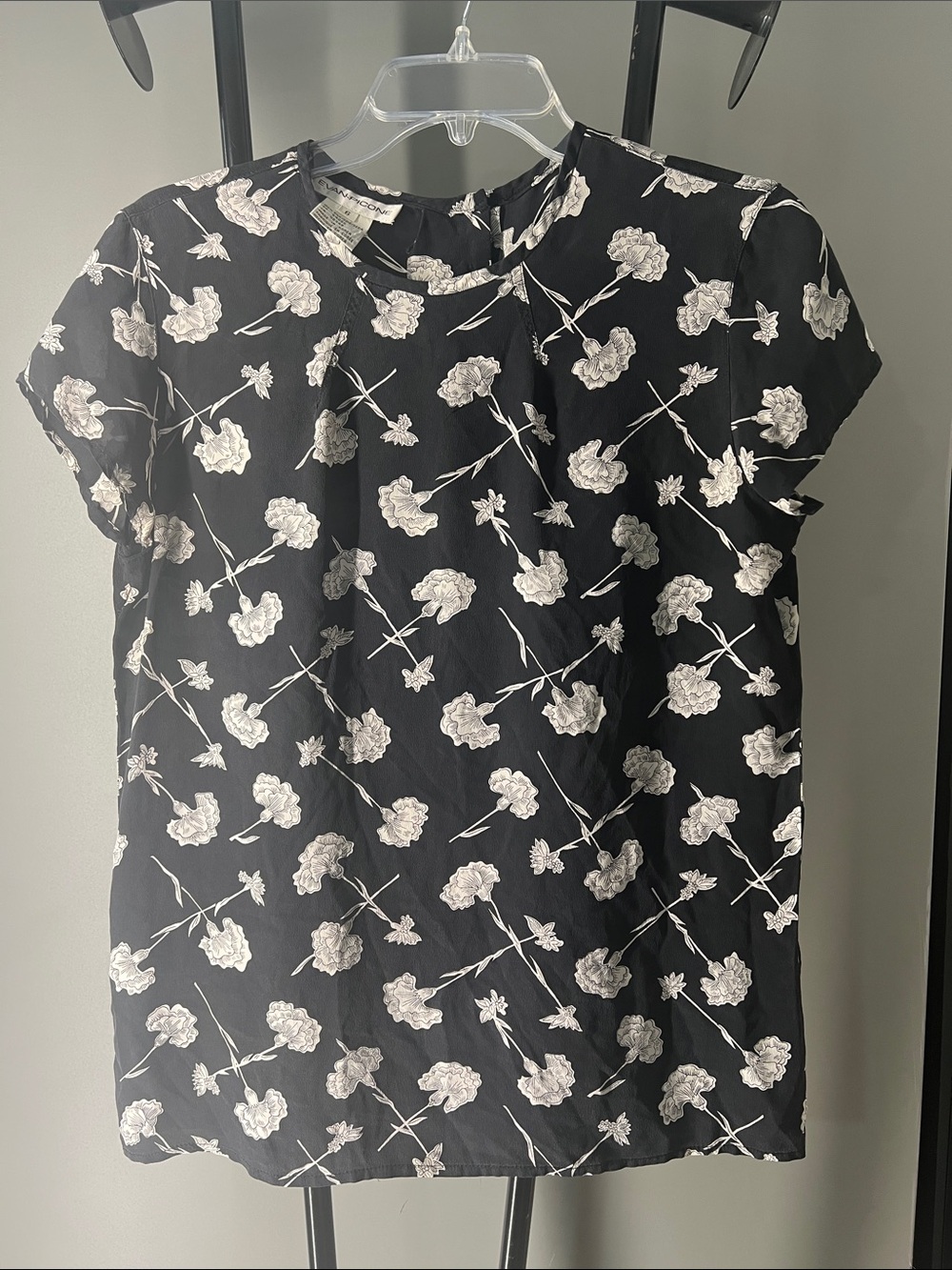Evan Picone Black and White Floral Short Sleeve Blouse silk